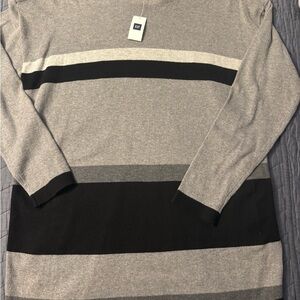 GAP Heather Gray and Black Crewneck Sweater